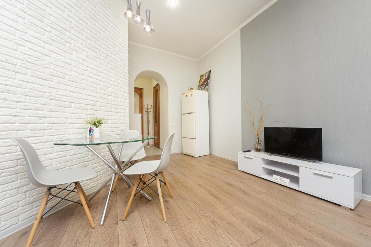 Apartment Zhukovskogo 17 Odessa Buitenkant foto