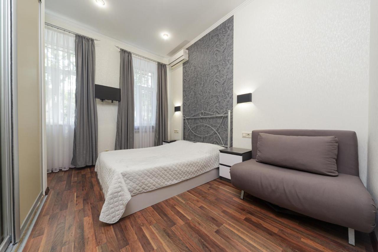 Apartment Zhukovskogo 17 Odessa Buitenkant foto