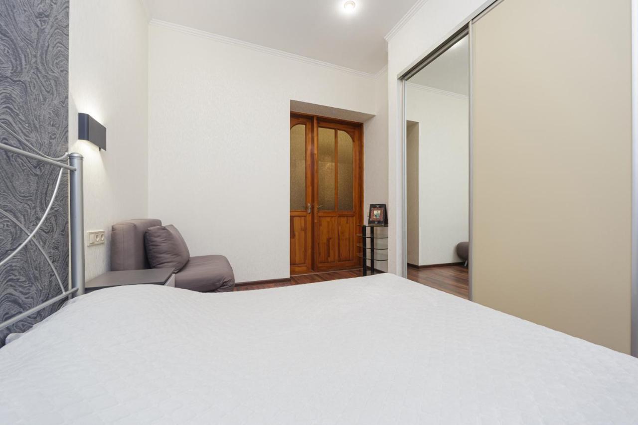 Apartment Zhukovskogo 17 Odessa Buitenkant foto