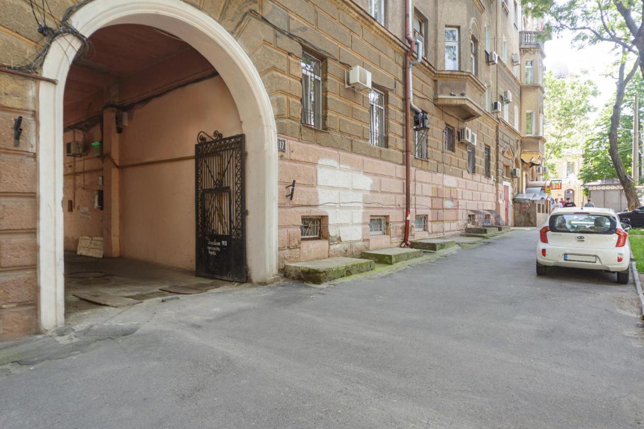 Apartment Zhukovskogo 17 Odessa Buitenkant foto