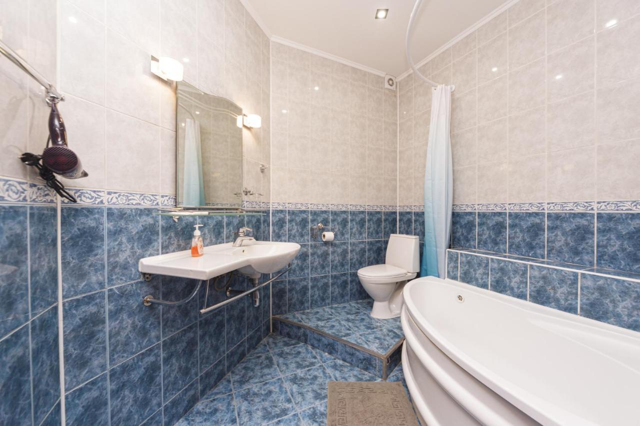 Apartment Zhukovskogo 17 Odessa Buitenkant foto